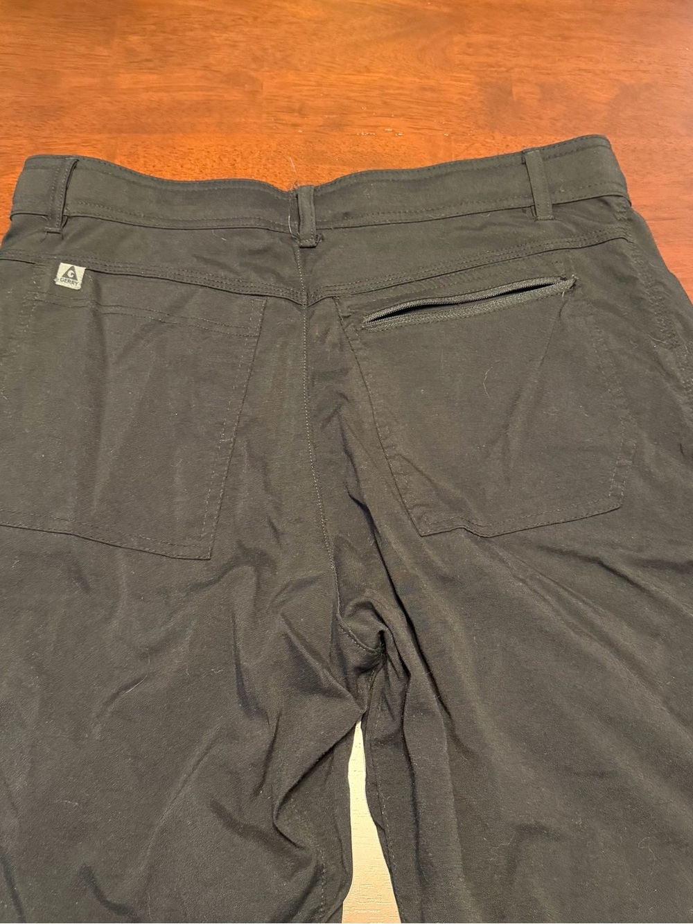 Men's Black Cargo Shorts with Utility Pocket - Picture 5 of 10